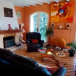 Dom wakacyjny Welcoming In The Heart Of Bordeaux Countryside