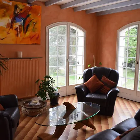 Dom wakacyjny Welcoming In The Heart Of Bordeaux Countryside Saint-Quentin-de-Baron